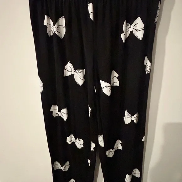 Kate Spade Black and White Bow Pajama Set - Picture 6 of 6